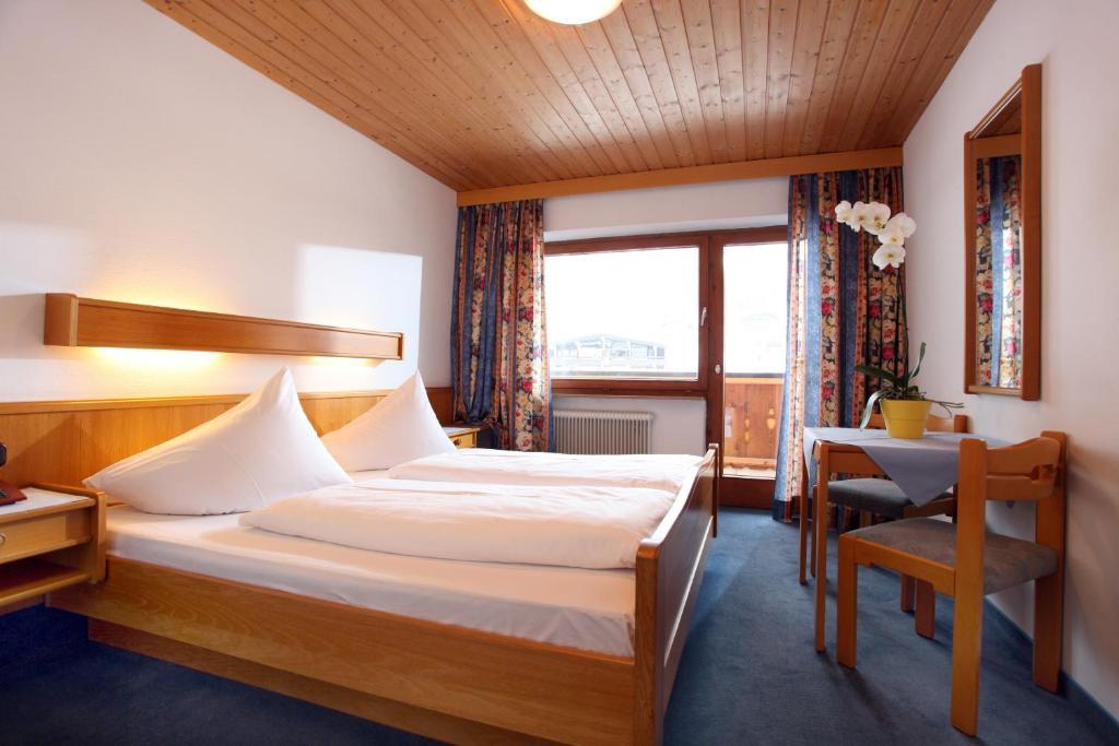 Hotel Taxacher Kirchberg in Tirol Pokój zdjęcie